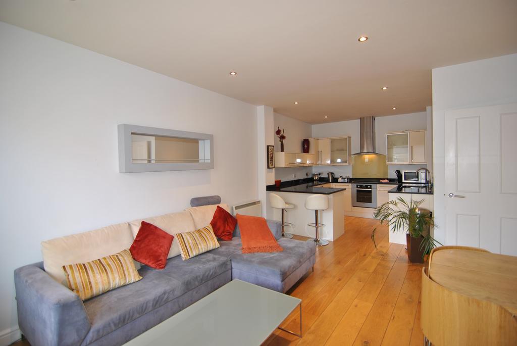 The Courtyard 2 Bedroom Apartments In Central Windsor With Parking Zewnętrze zdjęcie